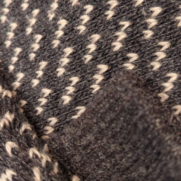 Retro Roots Wool Sweater - Picture 4 of 6